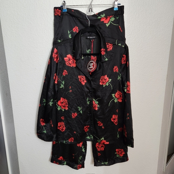 INC Satin Pajama Set with Red Roses Women's Size Large - Picture 1 of 12